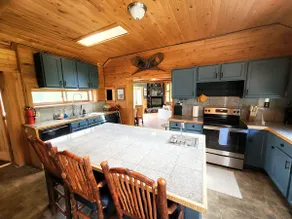 Rustic Bungalow in Stowe - Easy access to hiking! - Image 3