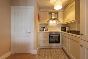 Diamond House Apartments - Image 3