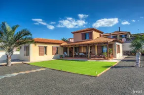 Casa Tagoro, facing the Ocean - Image 2