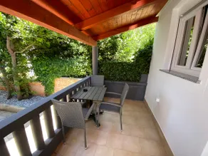 LOKY - sunny studio house 150m from sea with pool - Image 5