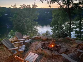 2-acre lakefront home with carriage house - Image 2