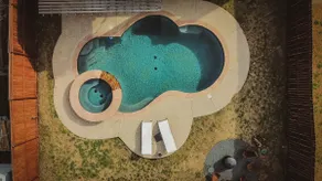 Cozy Modern Farmhouse with Pool & Hot Tub, 4BDs in Waxahachie - Image 5
