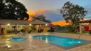 Sítio Luz de Pérgola space & leisure heated pool - Image 2