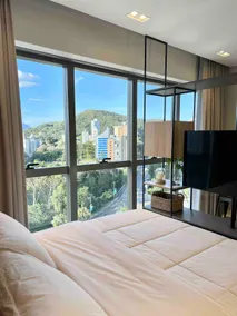 Cosmopolitan Loft | 400mb Wi-Fi | Garage | Downtown - Image 2