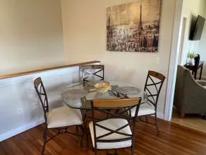 The Allen Creek Apt. Historic Downtown Evansville - Image 4