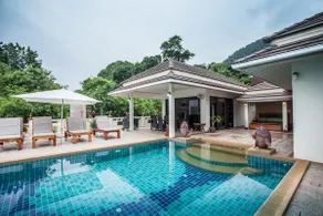 Sea View Villa With Private Pool - Image 4