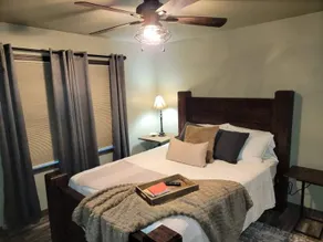 The Roadrunner Modern 2 Bed Fully Furnished Home. - Image 4