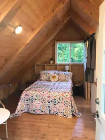 Private tree-top loft 5 minutes from Damariscotta. - Image 2