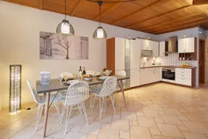 Bright suite - Image 3