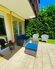 Alpine Escape Holiday Home with Mountain View - Image 4