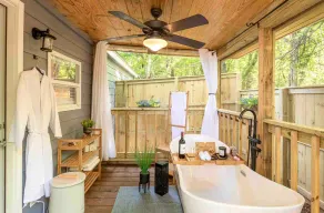 The Small Modern Villa Outdoor Tub-Unit B - Image 3