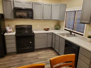 WEST 3 bedroom duplex 1 and 1/2 bath full Kitchen - Image 5