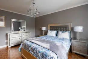 Spacious Bright Home In Woodbridge - Image 4