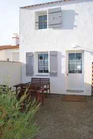 SEMI-DETACHED HOUSE NEAR THE SEA - Image 2