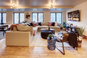 4BR Mountain Modern - Au cœur de la rue principale, à un pâté de maisons de l'ascenseur de la ville - Image 4