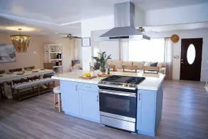 Heated Pool, XXL Spa, Mini-Golf & Chef’s Kitchen! - Image 5
