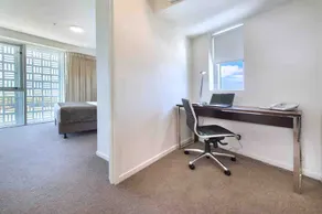 CBD One bedroom Deluxe Apartment - Image 3