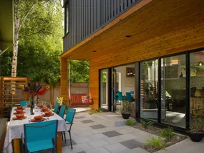 Stunning Modern Home in Trendy and Hip Mississippi District - Image 4