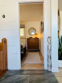 Peaceful Waterfront Cottage Walk to Beach & Food - Image 5