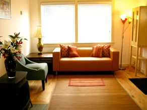 Attractive Downtown Cottage - Image 2