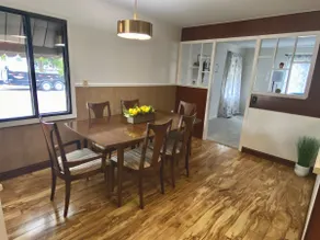 Clean 3 bedroom with garage close to park - Image 3
