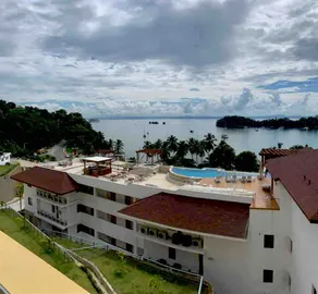 Beautiful 2 bedroom 3 bed  condominium with big balcony - Image 4