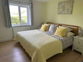 Devon rural country B&B Suite of rooms  with guest lounge and bathroom. - Image 4