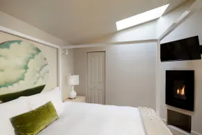 Luxurious Cloud Suite in downtown Healdsburg - Image 3