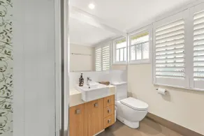 Modern Twist and Old World Charm - 3Bed-2Bath-2Car - Image 4