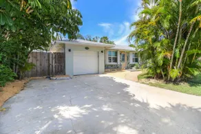 Ocean Breeze Cottage - Image 2