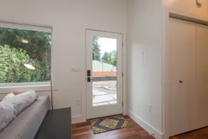 The Annex - Sunny, peaceful, modern and detached! - Image 2