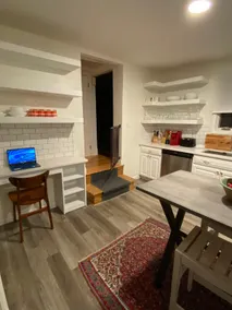 Huge apartment in Bristol Beautiful Historical home  with pool and playground - Image 4