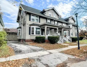 4-Bedroom Townhouse Centrally Located - Image 2