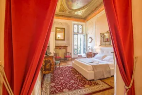 Luxury Suite with Terrace Overlooking Piazza Erbe - Image 2