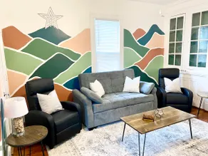 2BR Modern Bottom Unit Downtown Roanoke - Image 4