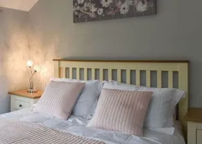 Hollyhock Cottage - Image 4