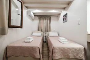 Beautiful and Renovated apartment in the Old Town - Image 5