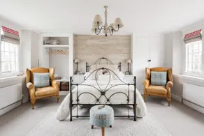 Fabulous Stone Designer Cottage. - Image 3