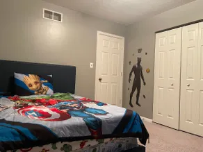 Cozy residential 4-bedroom home - Image 3