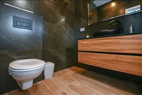 (2)Lake Mansion Apartments - Image 5