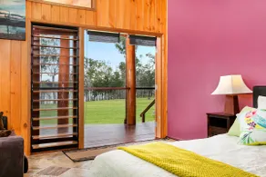 Tinaroo- absolute lake frontage - Image 5