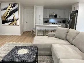Modern Living on 5th St 2B/2.5B - Image 2