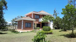 The Mesa de los Santos Cabin - Image 5