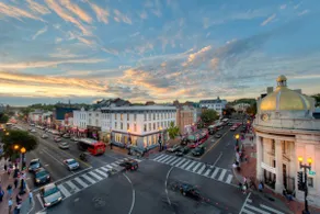 Heart of Georgetown: BalconyPatio+FAST WiFi+RokuTV - Image 5