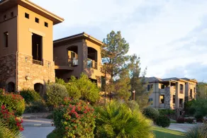 Luxury Condo *Multiple Pools with Slide/ Hot Tubs - Image 4