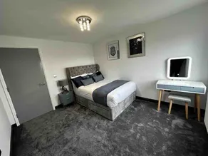Two bed apartment with balcony Slough,Windsor,Legoland - Image 2