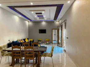 Modern villa with pool - Image 4