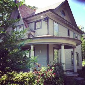 The Magnolia House, Victorian Wine Retreat - Image 3
