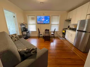 Entire Beautiful 2BR Apartment [L]. Convenient location in the heart of Queens! - Image 2