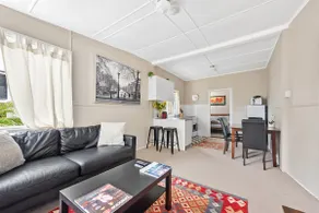 Stylish 1 Bedroom Apartment ~ New Farm - Image 2